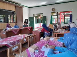 Kalurahan Ngawu Menjadi Lokasi Sosialisasi Ember/Galon Tumpuk untuk Pengelolaan Sampah Rumah Tangga